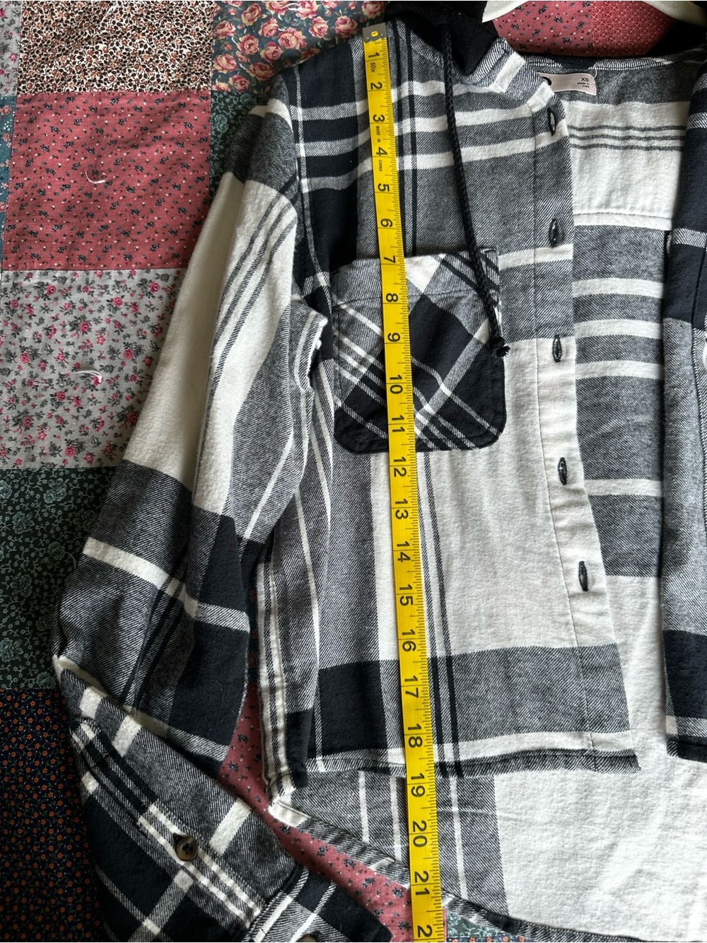 NWT SO Juniors XS Black and White Plaid Shrunken Shirt Hooded - Picture 14 of 16